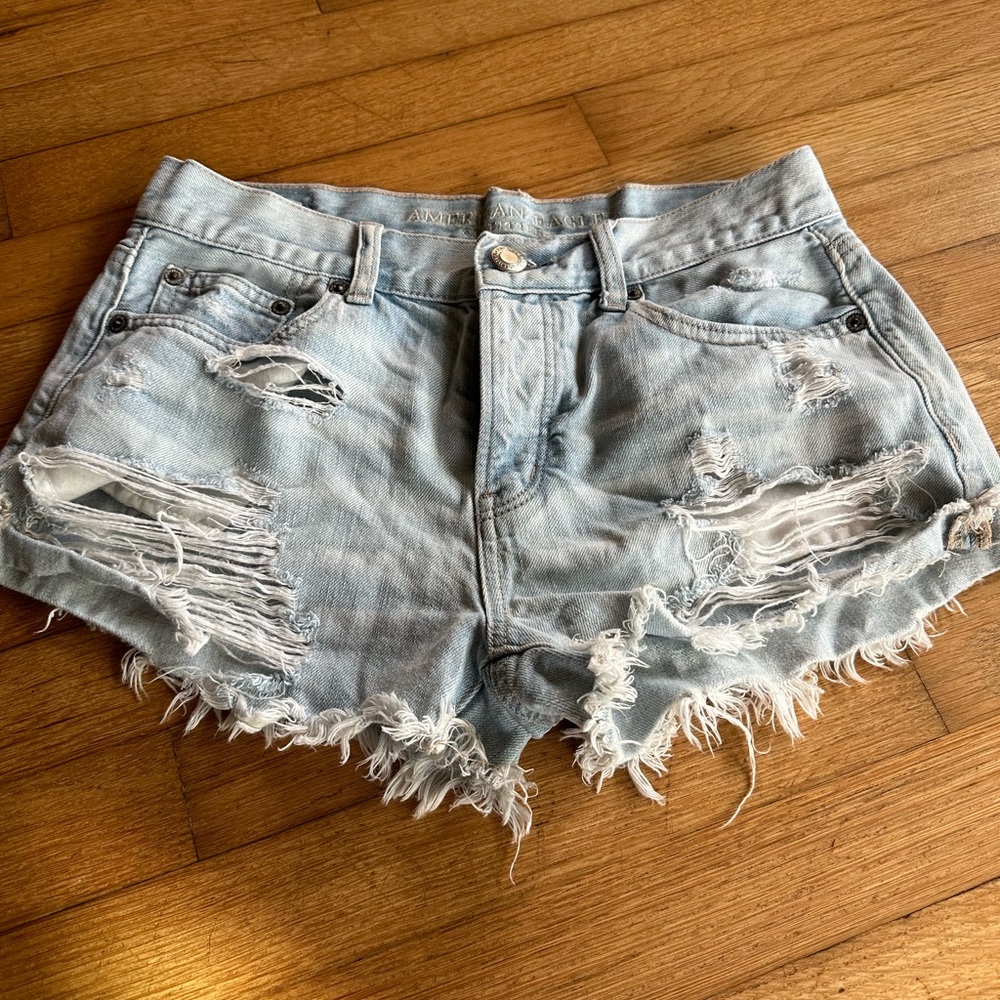American Eagle Tomgirl Shortie Shorts. Size: 4.
